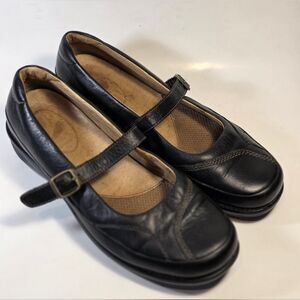 Red Wing Women's 10M Black Leather Mary Jane Slip Resistant Shoes Buckle Loafers